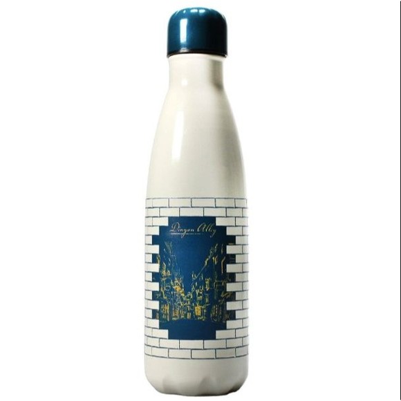 NWT Harry Potter Wizarding World Diagon Alley Embossed Stainless Steel Bottle - Picture 1 of 10